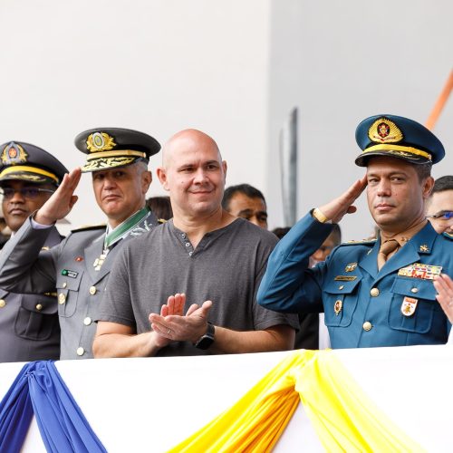 Prefeito celebra patriotismo e memória afetiva no desfile cívico de 7 de Setembro em Cuiabá