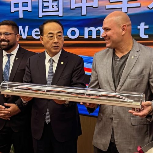 Prefeito de Cuiabá apresenta projeto de mobilidade à maior fabricante de trens do mundo