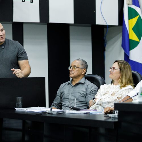 Prefeito reforça compromisso com famílias ameaçadas de despejo em bairros de Cuiabá