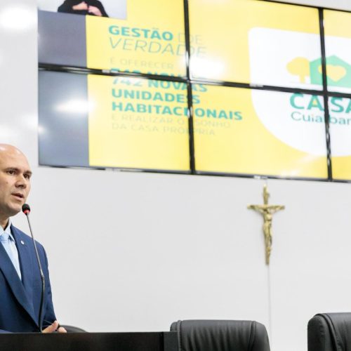 Prefeito retira proposta sobre férias de professores e discutirá dívida herdada de R$ 30 milhões na capital
