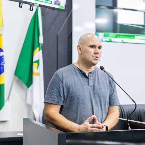 Prefeito se reúne com vereadores para discutir como quitar passivo de R$ 30 milhões com professores