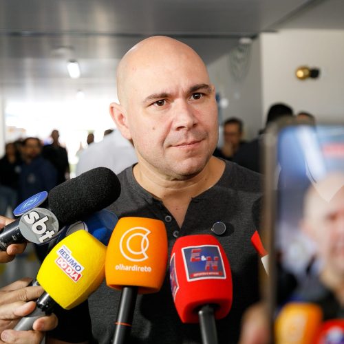 Prefeito vai à Brasília e dialoga com bancada federal sobre emendas e investimentos