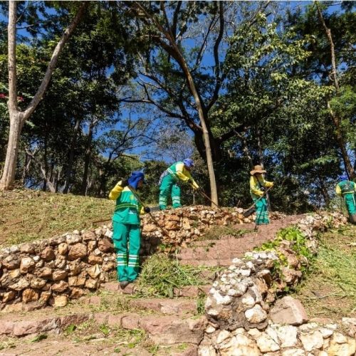 Prefeitura de Cuiabá finaliza operação no Morro da Luz com retirada de 30 toneladas de lixo