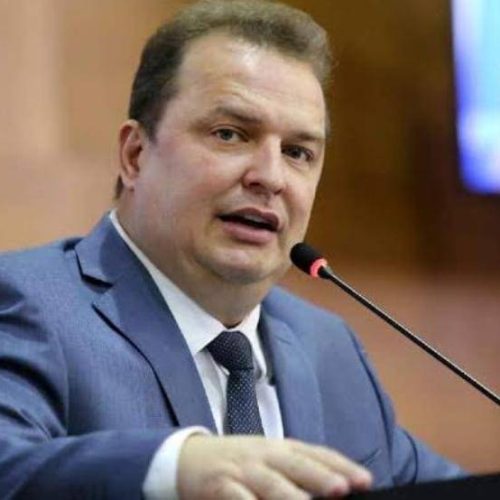 Presidente da Assembleia prioriza reeleição, mas admite disputar o governo em 2026