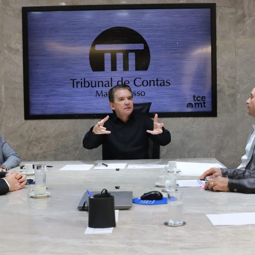 Presidente do TCE recebe balanço das ações da Secretaria de Justiça