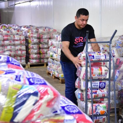 Programa SER Família Solidário entrega 72 mil cestas para os 142 municípios do estado