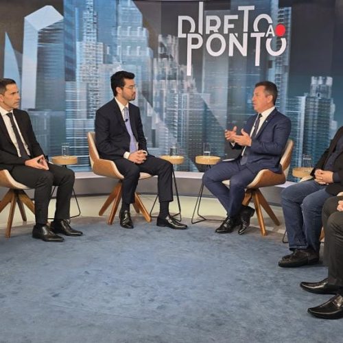 "Prometeram bilhões e não entregaram nada"