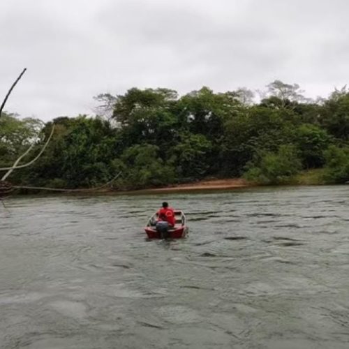Rapaz morre após pular de passarela em rio e corpo é encontrado após 3 dias