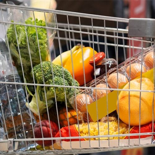 Redução no preço de 8 itens da cesta básica faz custo da alimentação cair em MT