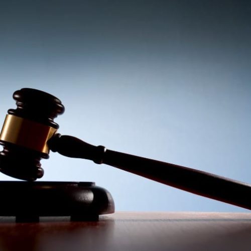 Réu é condenado a 21 anos de prisão por tentar matar ex-companheira na frente do filho