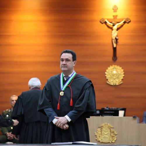 Ricardo Almeida toma posse no TJ e promete atuação guiada por independência, humanidade e prudência