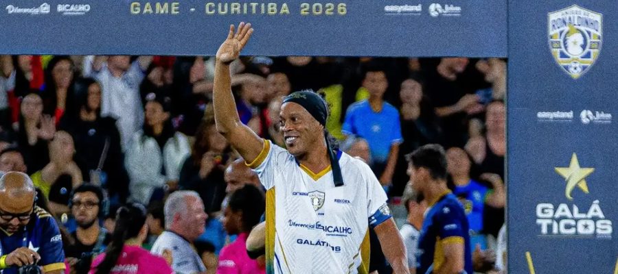 Ronaldinho Gaúcho anuncia volta aos gramados pelo italiano Ravenna