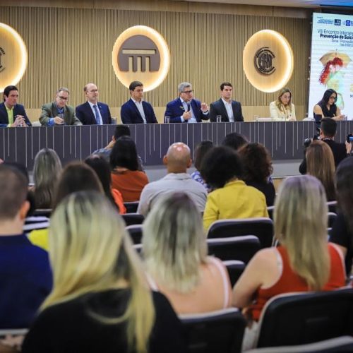 SES e TCE reúnem gestores e profissionais de saúde para debater prevenção ao suicídio