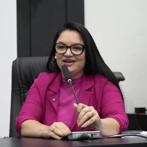 Samantha diz que é a favor da vacina da gripe, mas minimiza imunização contra Covid: “desnecessária”