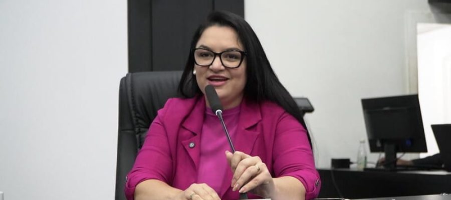 Samantha diz que é a favor da vacina da gripe, mas minimiza imunização contra Covid: “desnecessária”