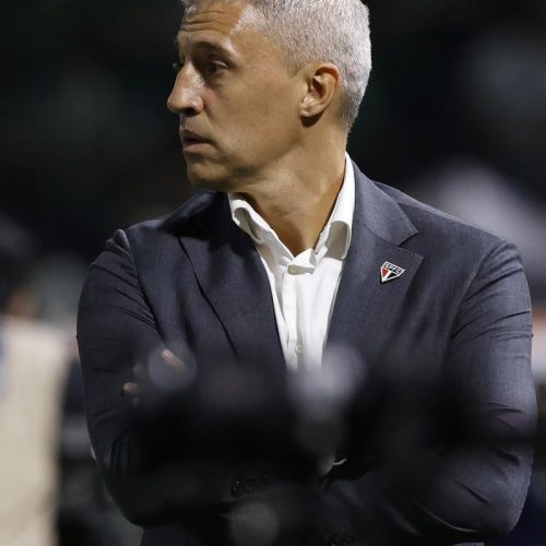 São Paulo anuncia demissão do técnico Hernán Crespo