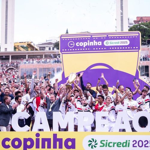 São Paulo vira sobre o Corinthians e é pentacampeão da Copinha