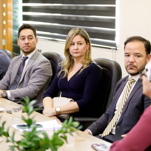 Secretária garante solução para pagamento da insalubridade até dezembro na Saúde de Cuiabá