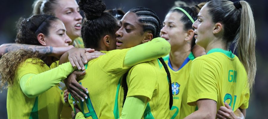 Seleção feminina encara Estados Unidos esta noite em São Paulo