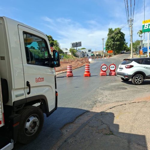 Semob interdita tráfego de veículos pesados em trecho da Miguel Sutil
