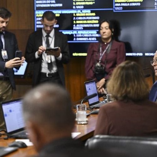 Senado aprova projeto de Jayme Campos que reforça proteção às mulheres