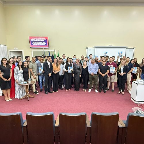 Senadora realiza palestra, fala sobre bastidores de leis e engaja acadêmicos de Direito
