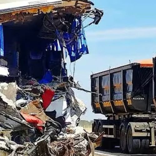 Sete passageiros de ônibus seguem internados após acidente; 39 tiveram alta médica