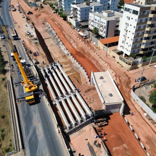 Sinfra conclui lançamento de vigas e trânsito é liberado na Miguel Sutil