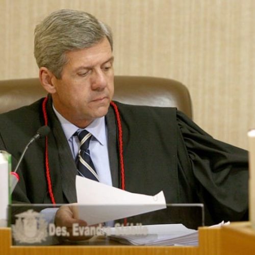TRF-1 derruba condenação de desembargador aposentando do TJMT e mais sete pessoas
