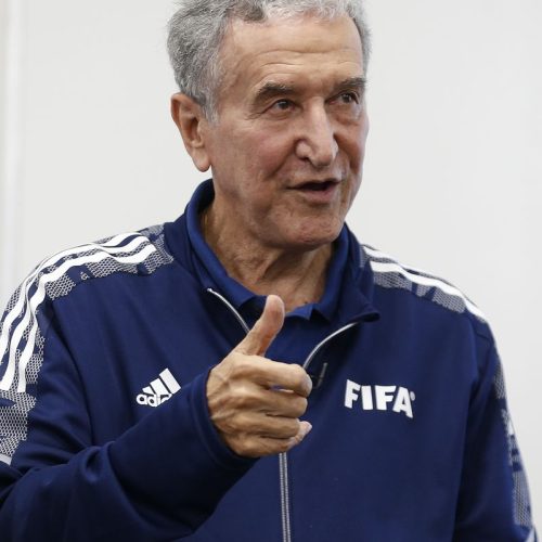 Técnico do tetra, Carlos Alberto Parreira é internado no Rio