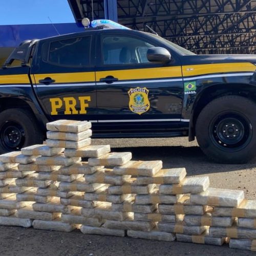 Traficante usando uniforme de empresa é preso pela PRF com 67 KG de supermaconha