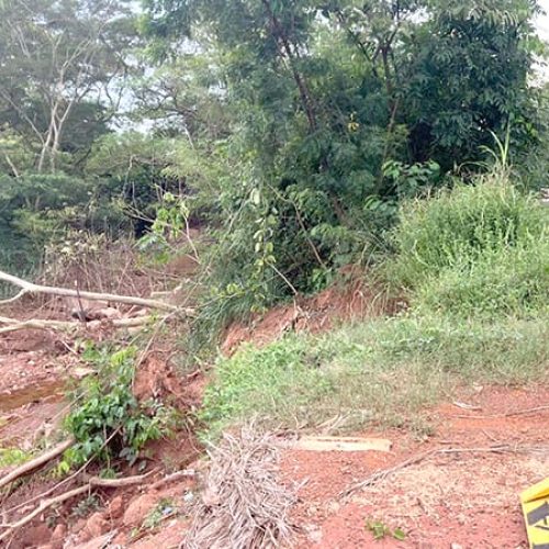 RONDONOPLOIS: Vila Cardoso: Erosão avança em direção a ponte sobre o Ribeirão Arareau