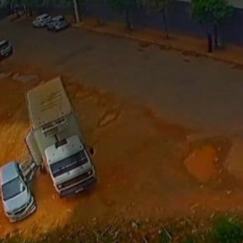 Vídeo mostra criminosos furtando caminhão de carne estacionado em Cuiabá