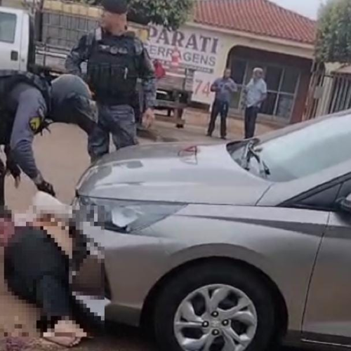 Vídeo mostra mulher sendo atropelada por motociclista em fuga da Polícia Militar