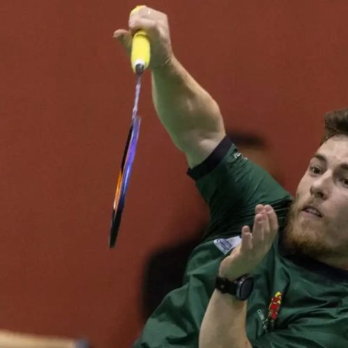 Vitor Tavares é ouro em Torneio Internacional de Badminton no Bahrein