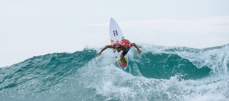 WSL exclui etapa de Abu Dhabi do circuito mundial de surfe deste ano