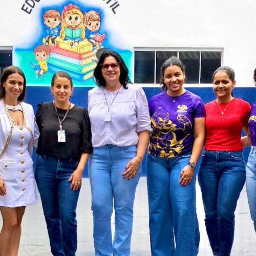 Sorriso: Fran Maldaner e alunas de medicina fazem ação de doação de chocolates à escola Ivete
