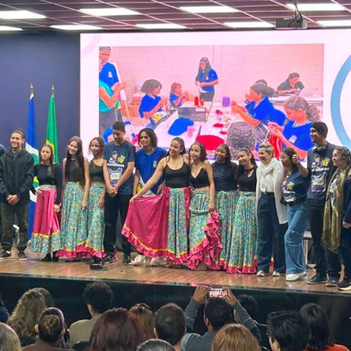 Seduc alinha com servidores ações da Educação em Tempo Integral na rede estadual