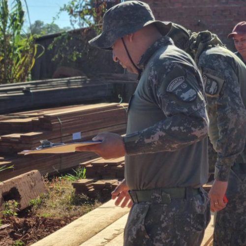 Sema embarga empreendimentos madeireiros e aplica multa de R$ 70 mil