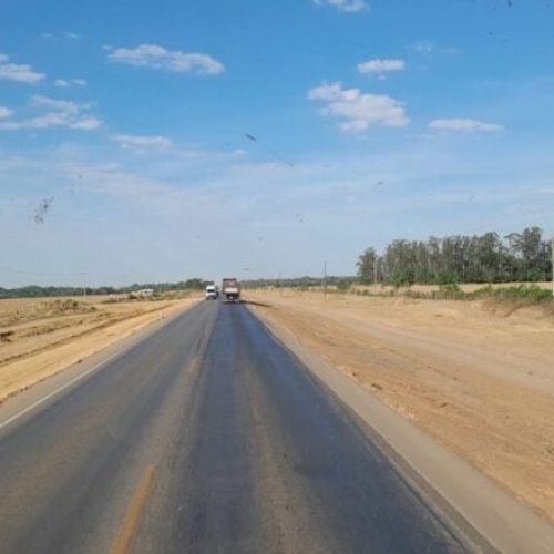 Colisão entre carreta e motocicleta deixa motociclista morto na BR-163 em Nova Mutum