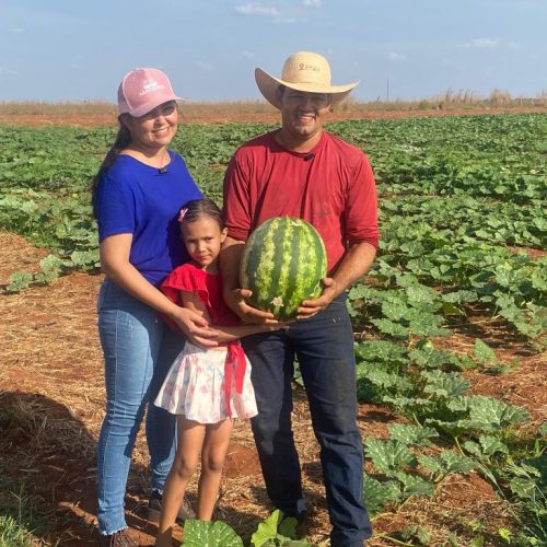 AGRICULTURA FAMILIAR: Casal de Bom Jesus do Araguaia expande produção com apoio da Seaf e da Empaer