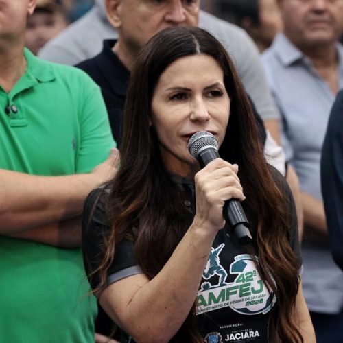 “Asfaltamos a cidade inteira, construímos escolas; parceria com Governo está fazendo a diferença para população”, afirma prefeita