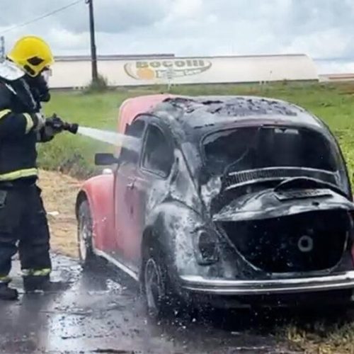 TRANSITO: Carro tem pane e pega fogo na 163 em Sorriso