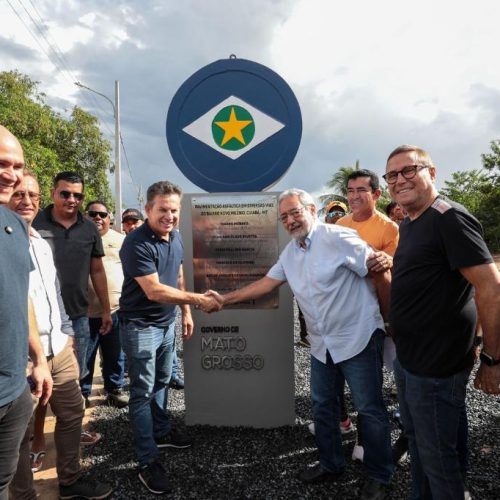 Governo de MT entrega asfalto novo em quatro bairros de Cuiabá e muda realidade de moradores