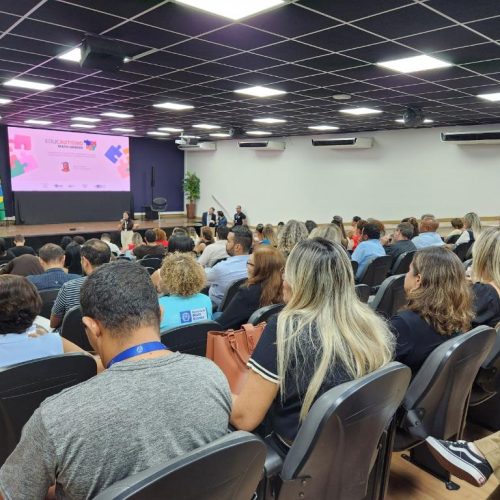 Seduc lança pós-graduação para capacitar profissionais no atendimento a alunos com TEA