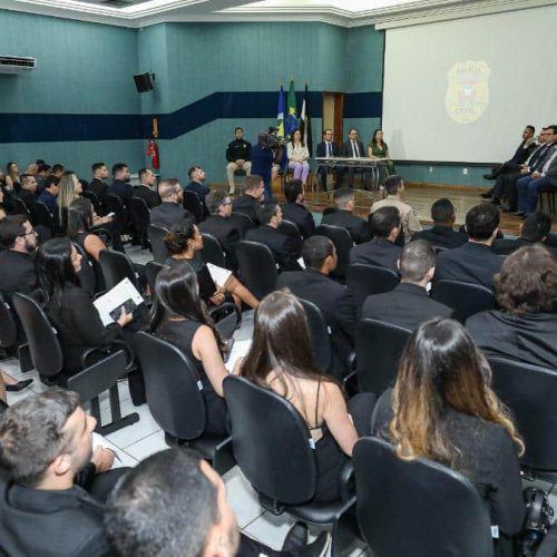Governo de MT nomeia 235 aprovados em concurso da Polícia Civil