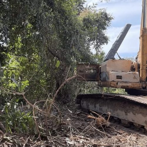 Homem danifica maquinário para evitar apreensão em garimpo no Nortão; dono é multado em R$ 100 mil