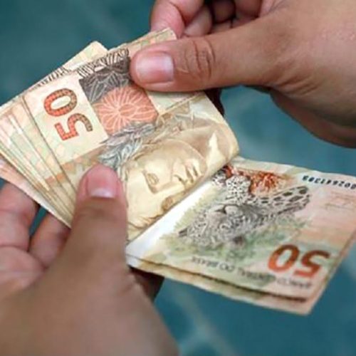 Receita libera amanhã R$ 16 bilhões no maior lote de restituição da história