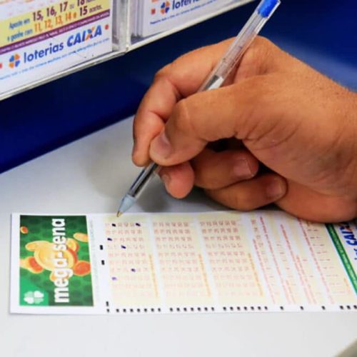 Mega-Sena 30 anos sorteia R$ 300 milhões neste domingo; prêmio não acumula