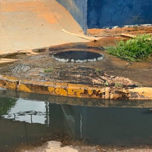 Esgoto a céu aberto e mau cheiro geram reclamações de moradores em bairros de Sorriso